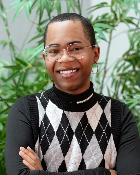 Kemauri Simons, Agent